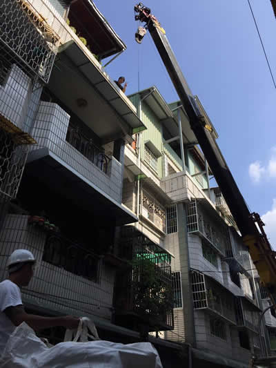 老公寓頂樓重建-屏東老屋翻修-鐵皮屋頂-泥作工程