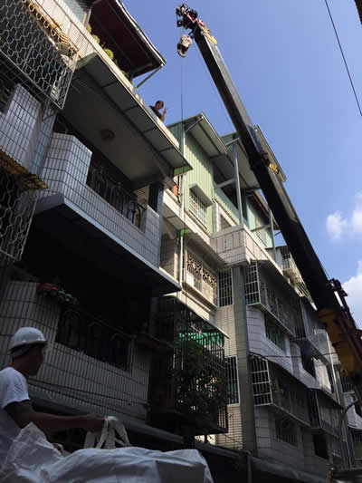 老公寓頂樓重建-屏東老屋翻修-鐵皮屋頂-泥作工程 老公寓頂樓重建-屏東老屋翻修-鐵皮屋頂-泥作工程